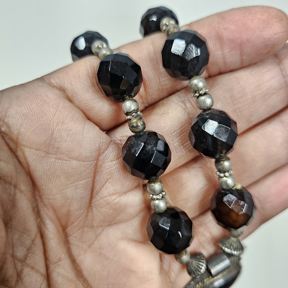 Black Faceted Glass Bead Necklace Silver Tone Filigree Teardrop Pendant Boho - Picture 4 of 9